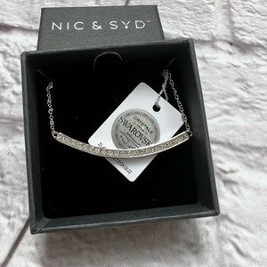 Swarovski Crystal arch pendant necklace 20” adjustable